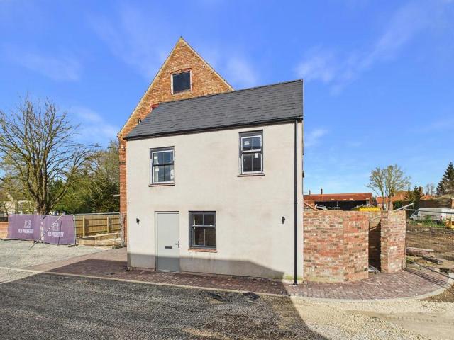 1 bedroom end of terrace house for sale