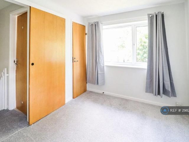 1 bedroom end of terrace house to rent