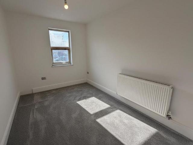 1 bedroom end of terrace house to rent
