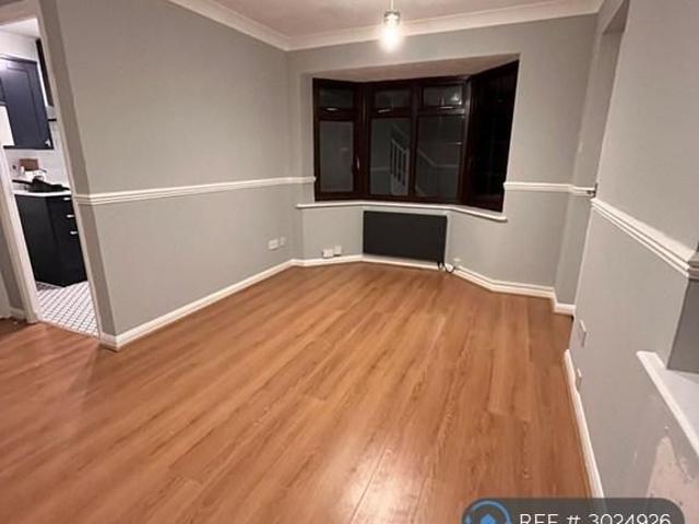 1 bedroom end of terrace house to rent
