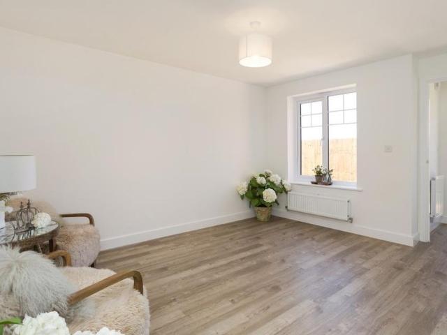 1 bedroom end of terrace house to rent