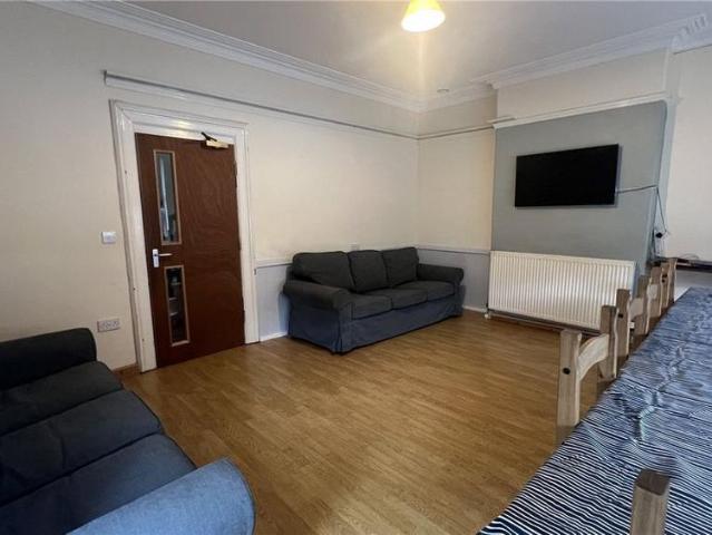 1 bedroom end of terrace house to rent