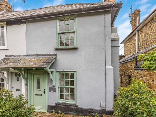 1 bedroom end of terrace house to rent