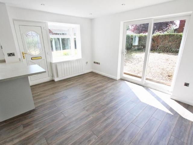 1 bedroom end of terrace house to rent