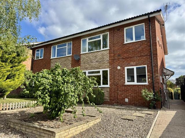 1 bedroom end of terrace house to rent