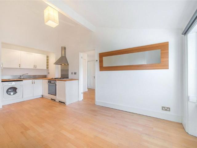 1 bedroom end of terrace house to rent