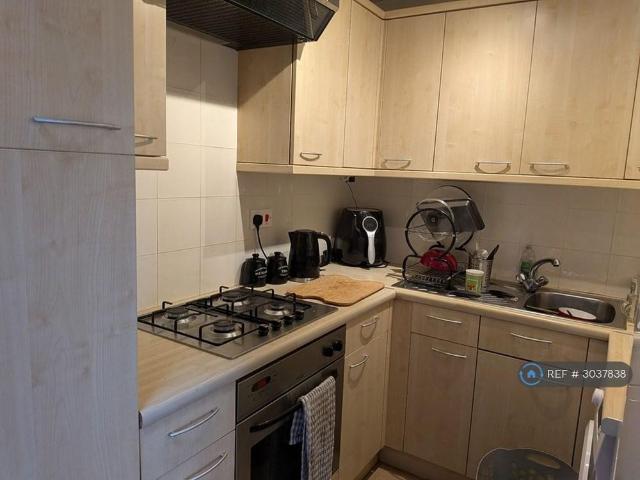 1 bedroom end of terrace house to rent