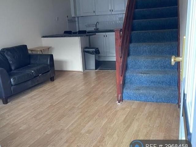 1 bedroom end of terrace house to rent