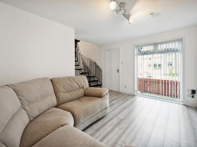 1 bedroom end of terrace house to rent