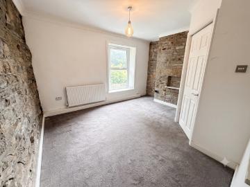 1 bedroom end of terrace house to rent