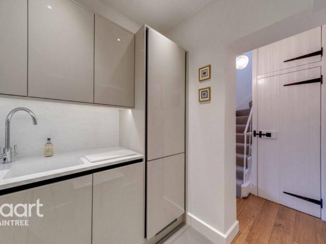 1 bedroom end of terrace house to rent