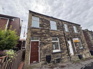 1 bedroom end of terrace house to rent