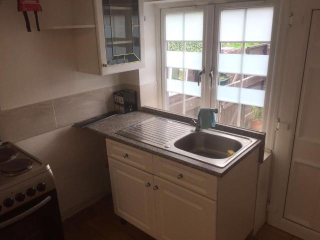 1 bedroom end of terrace house to rent
