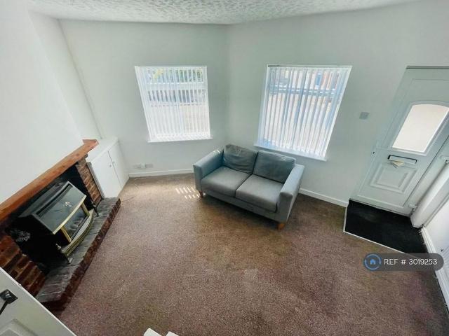 1 bedroom end of terrace house to rent