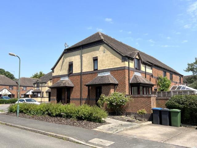 1 bedroom end of terrace house to rent