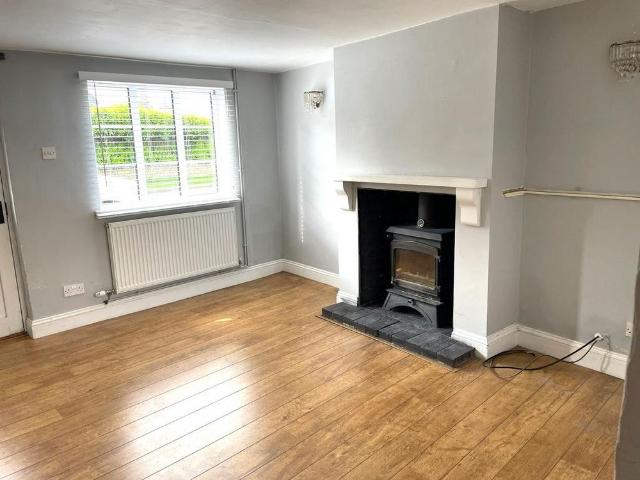 1 bedroom end of terrace house to rent