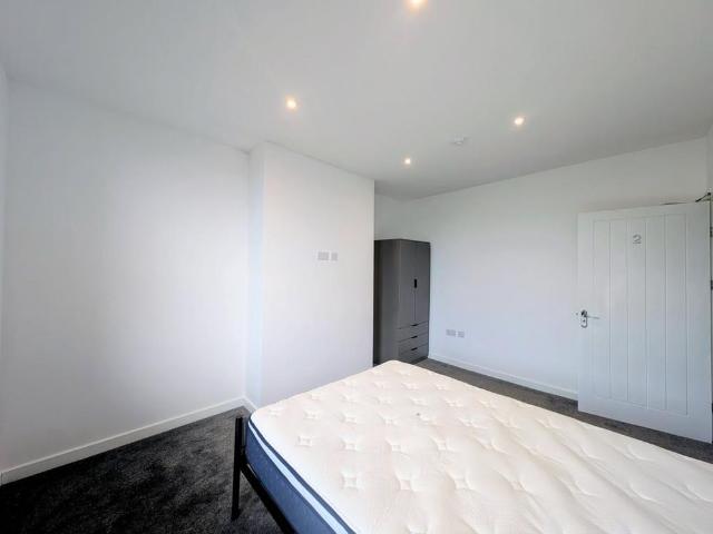 1 bedroom end of terrace house to rent