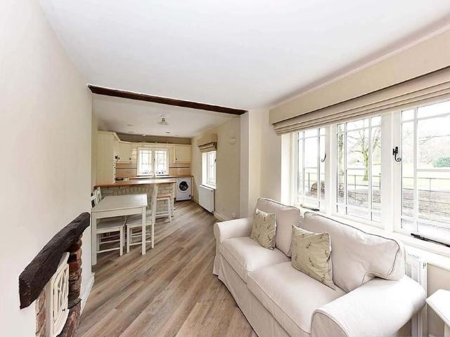 1 bedroom end of terrace house to rent