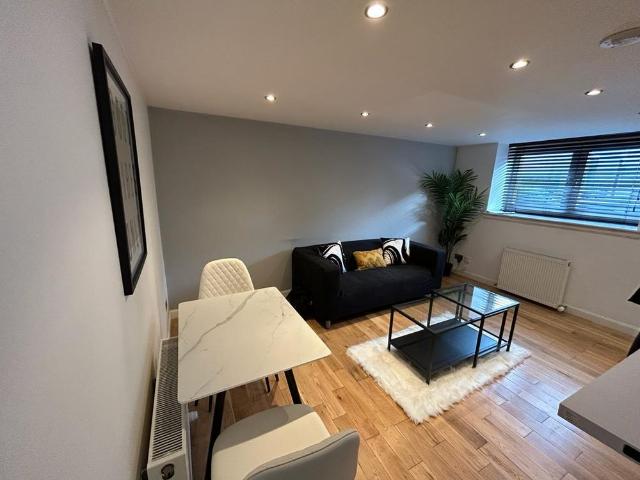 1 bedroom end of terrace house to rent