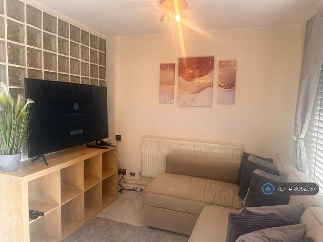 1 bedroom end of terrace house to rent