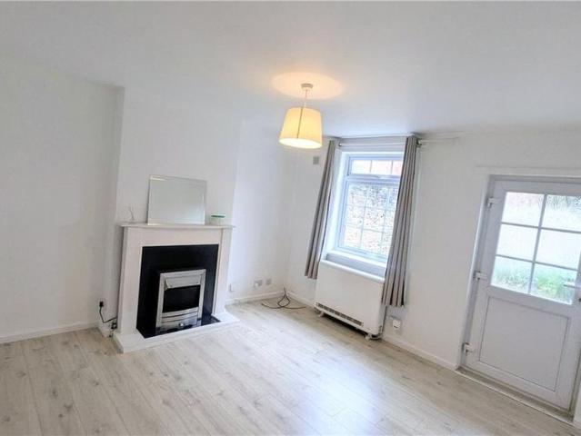 1 bedroom end of terrace house to rent