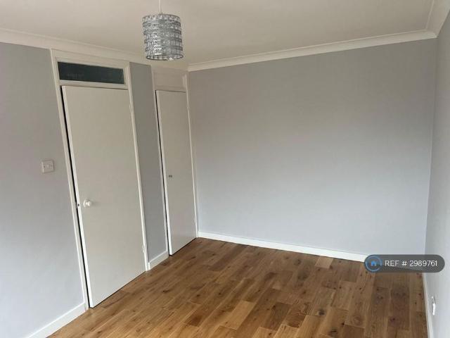 1 bedroom end of terrace house to rent