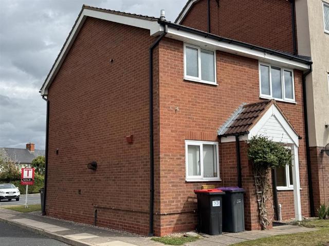 1 bedroom end of terrace house to rent