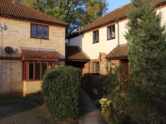 1 bedroom end of terrace house to rent
