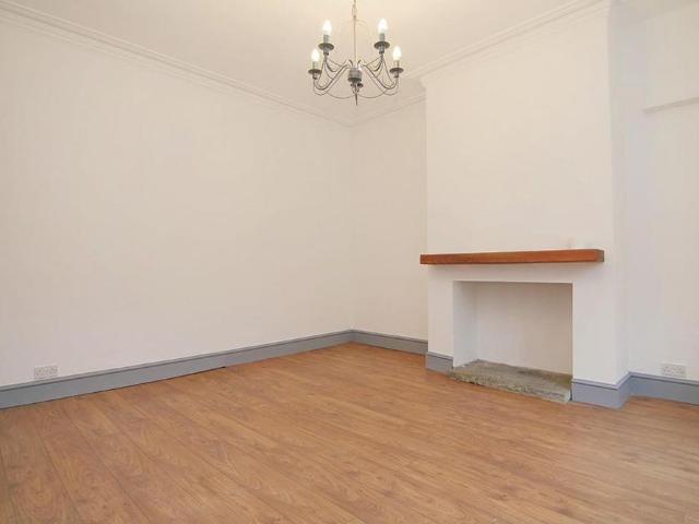 1 bedroom end of terrace house to rent