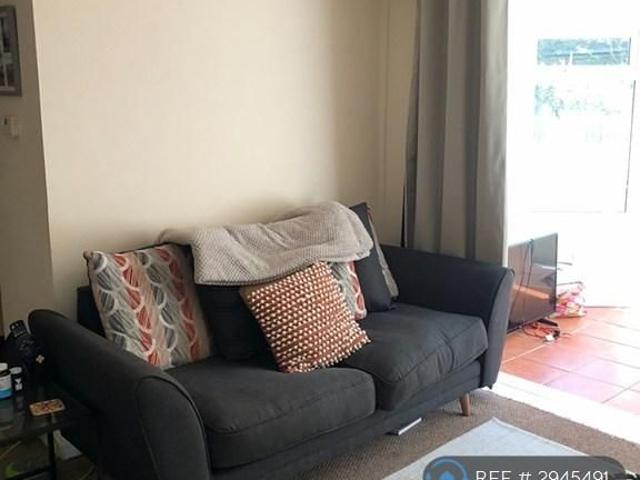 1 bedroom end of terrace house to rent