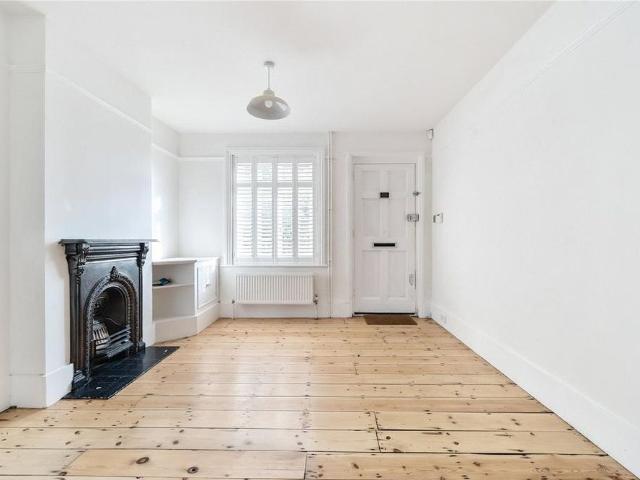 1 bedroom end of terrace house to rent
