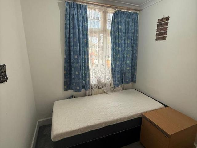 1 bedroom end of terrace house to rent