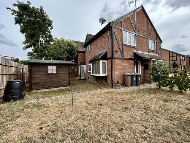 1 bedroom end of terrace house to rent