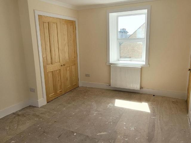 1 bedroom end of terrace house to rent