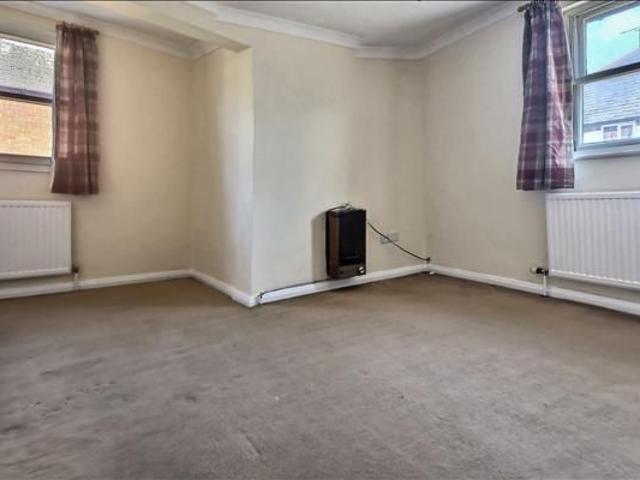 1 bedroom end of terrace house to rent