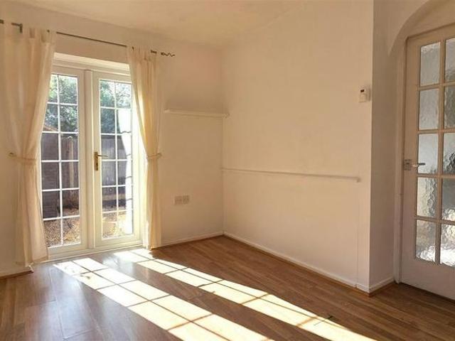 1 bedroom end of terrace house to rent