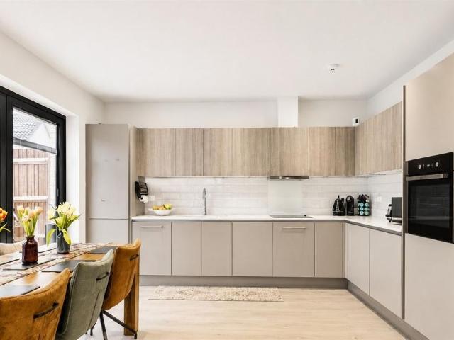1 bedroom end of terrace house to rent