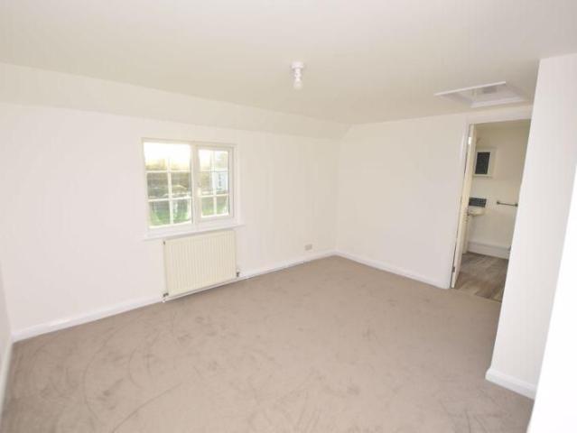 1 bedroom end of terrace house to rent
