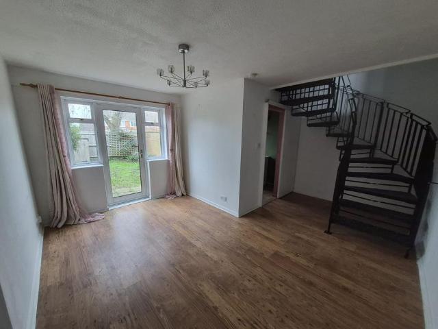 1 bedroom end of terrace house to rent