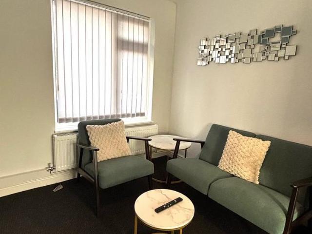 1 bedroom end of terrace house to rent