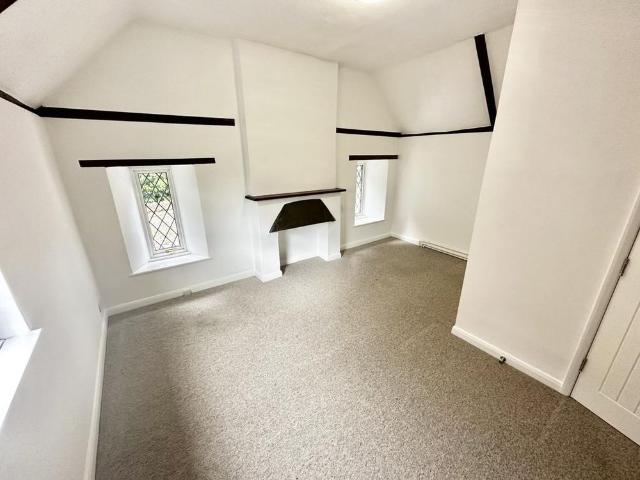1 bedroom end of terrace house to rent