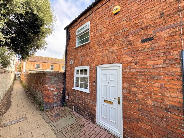 1 bedroom end of terrace house to rent