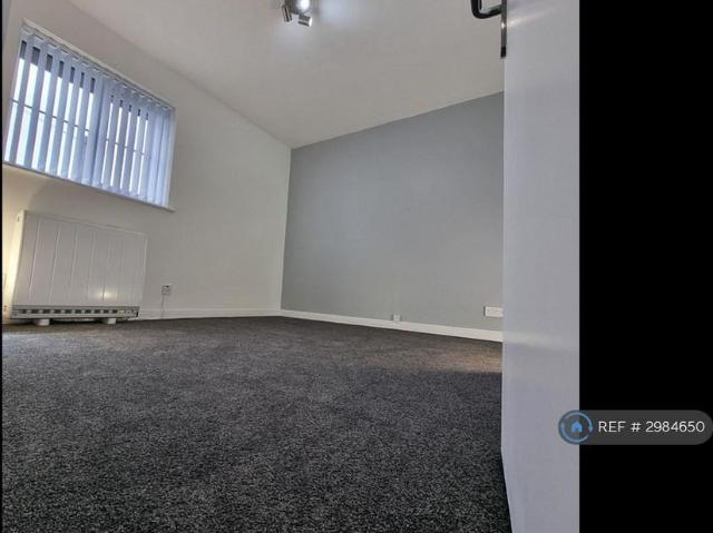 1 bedroom end of terrace house to rent