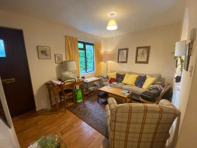 1 bedroom end of terrace house to rent