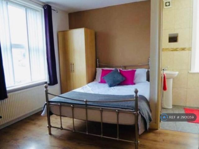 1 bedroom end of terrace house to rent