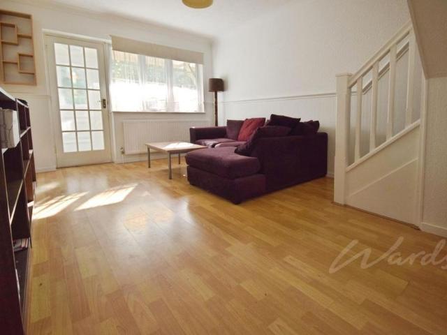 1 bedroom end of terrace house to rent
