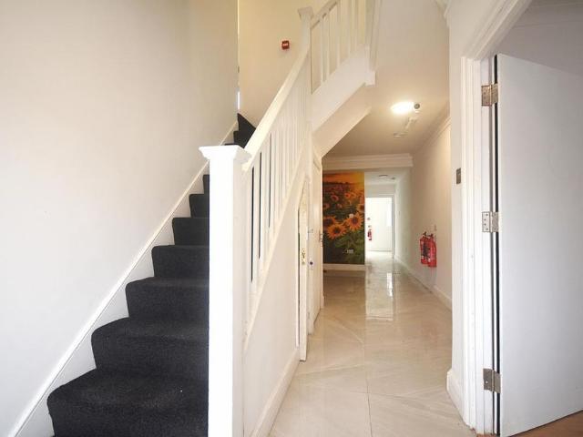 1 bedroom end of terrace house to rent
