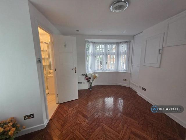 1 bedroom end of terrace house to rent