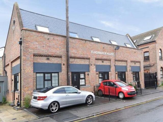 1 bedroom end of terrace house to rent