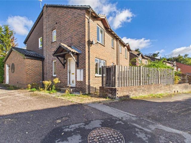 1 bedroom end of terrace house to rent